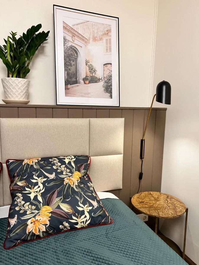 Guest House In Dobele City Center- Pilsetas Maja ภายนอก รูปภาพ